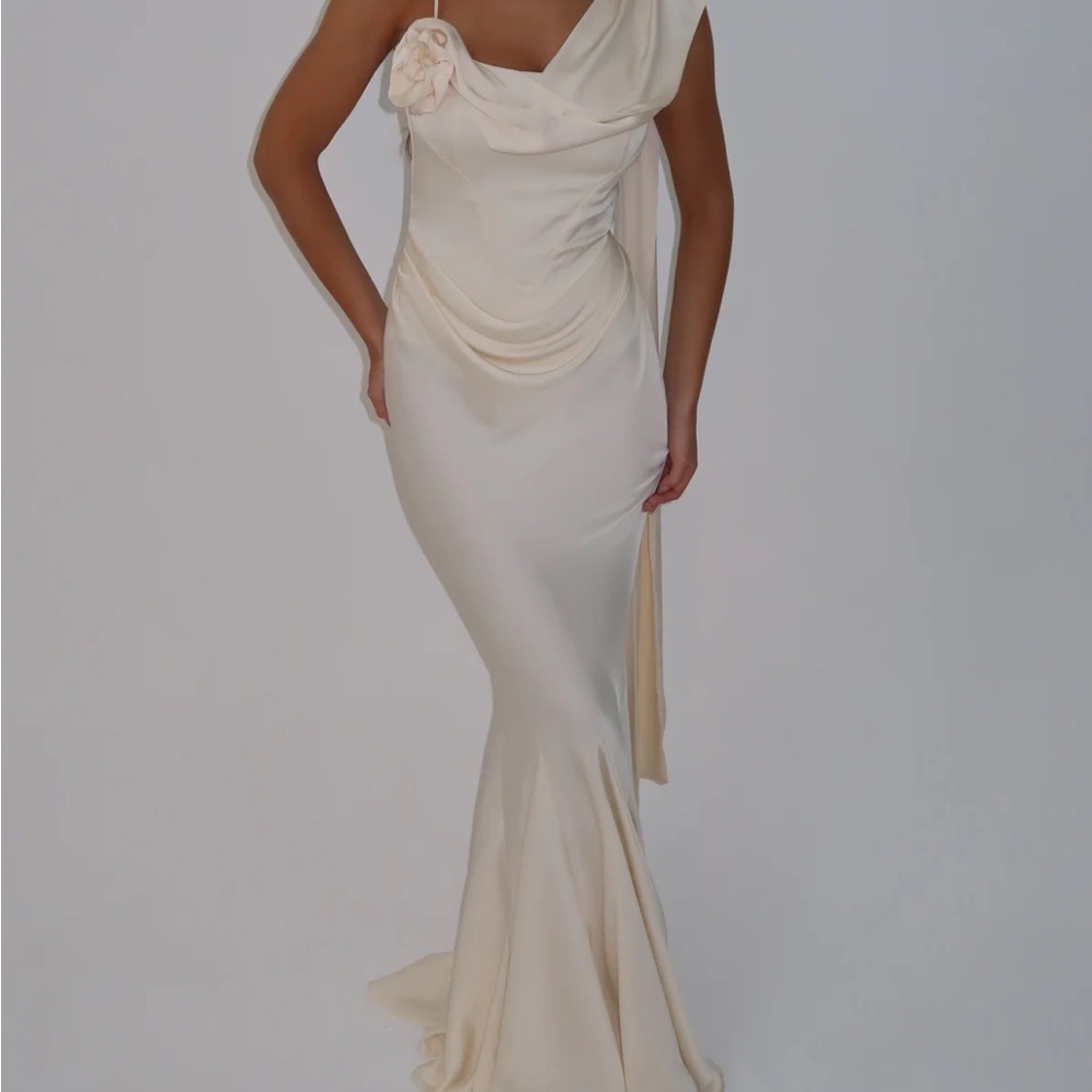 Elegant Cream Evening Gown